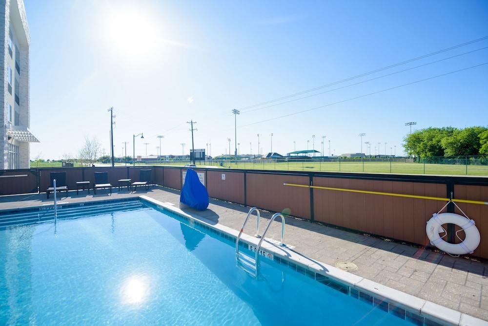 Holiday Inn Express & Suites Mckinney - Frisco East By Ihg Eksteriør billede